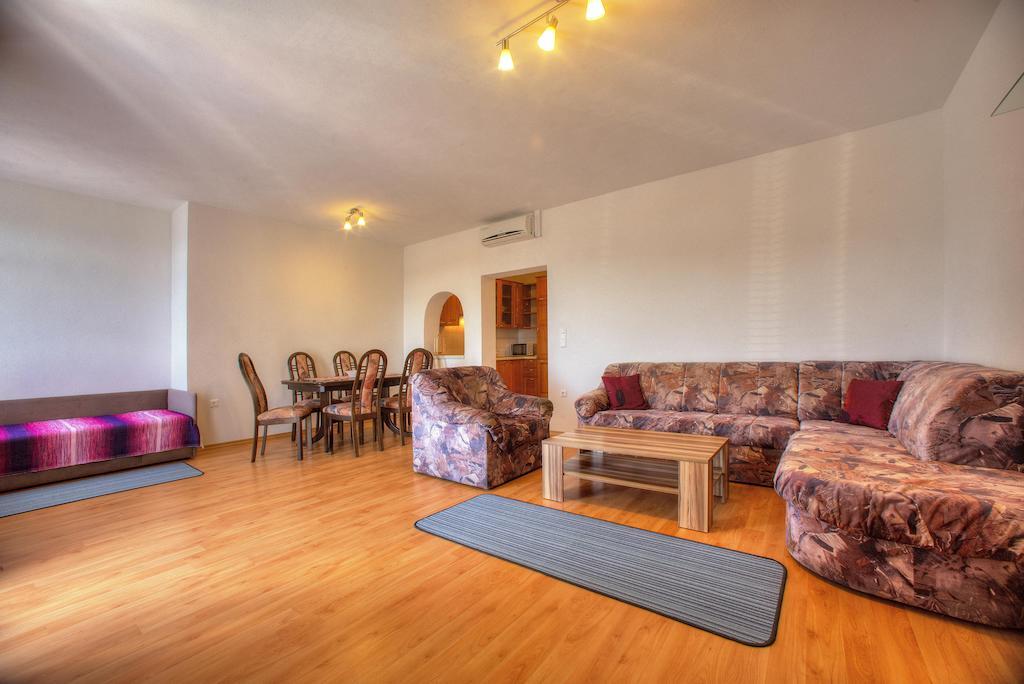 Apartments Peran Šibenik Rom bilde