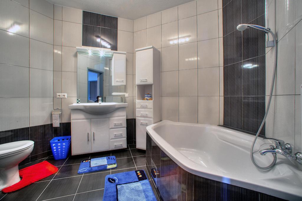 Apartments Peran Šibenik Rom bilde