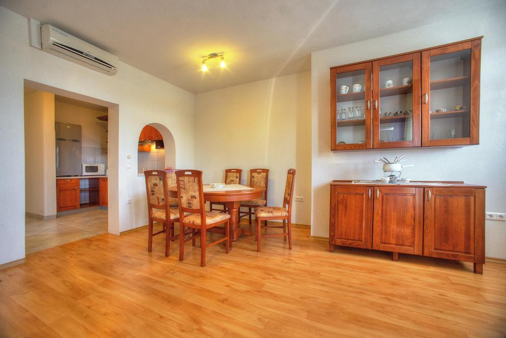 Apartments Peran Šibenik Rom bilde